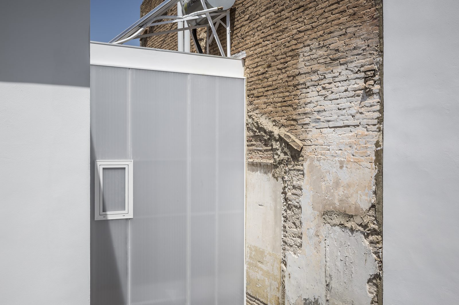 Detalle de fachada de la vivienda taller en El Cabanyal